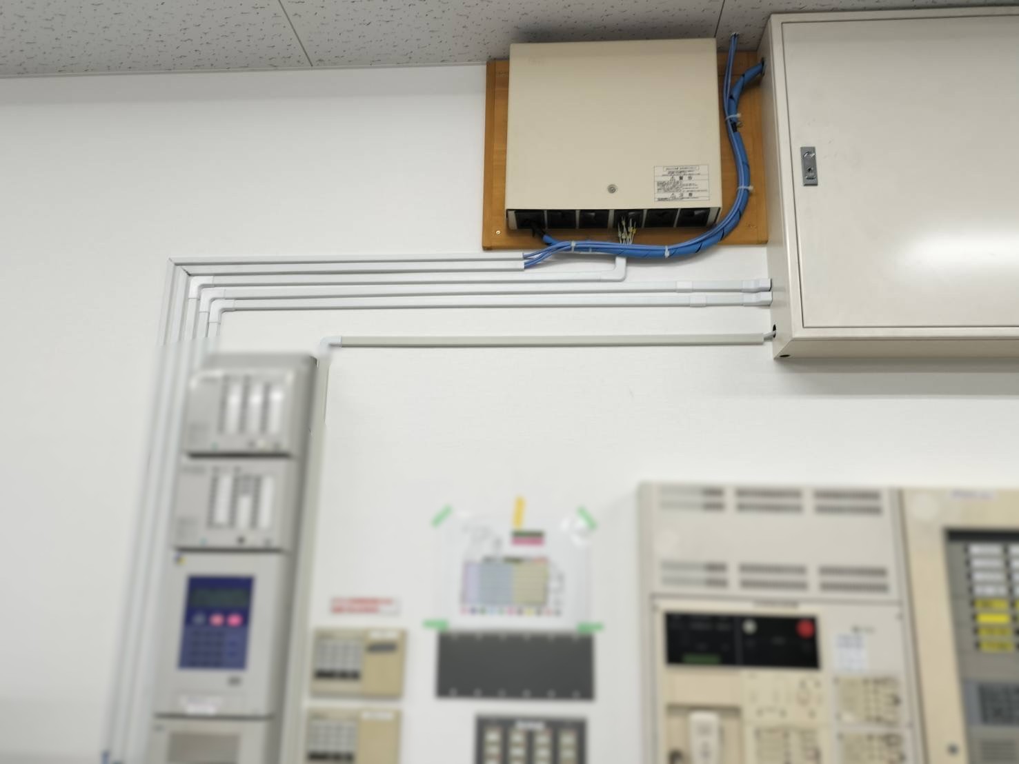 名古屋市のLAN配線工事｜天井裏ルートで美観と安全を両立