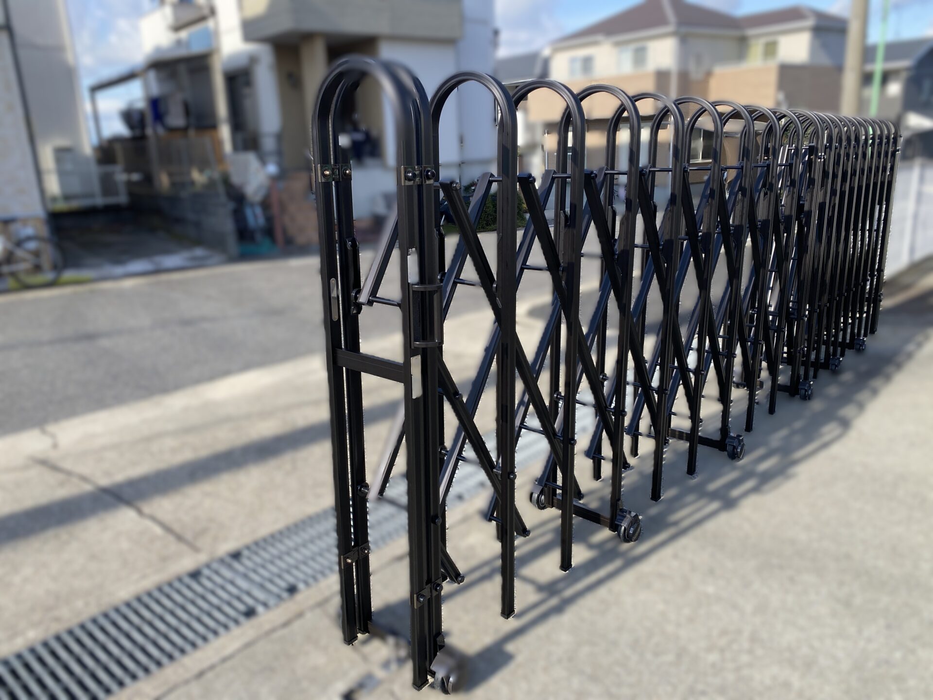 事故で歪んだ門扉を対称性重視で復旧｜名古屋市