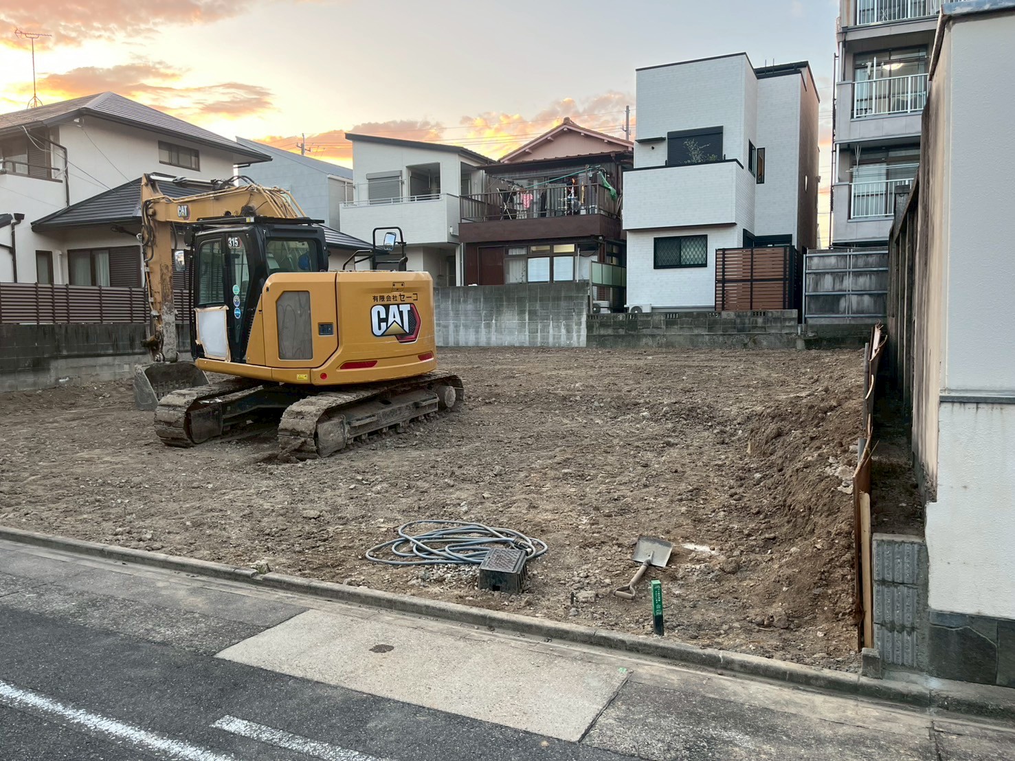 名古屋市昭和区｜2階建て戸建て解体工事｜近隣安全対策を徹底して完工した施工実績