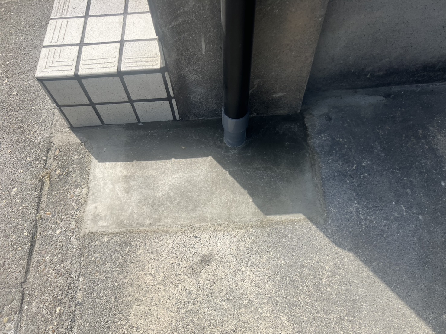 破損した外部タイルを元通りに補修