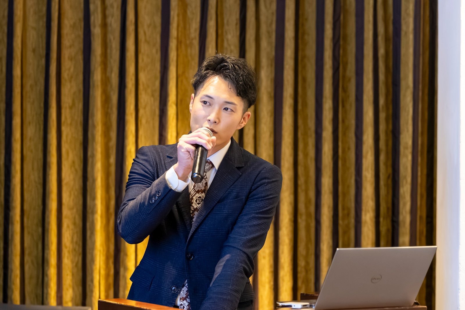 ツムログ愛知の取材で話す代表取締役 市川裕貴